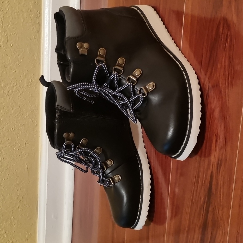 GAP Kids Hiking Boots Black Size 3
